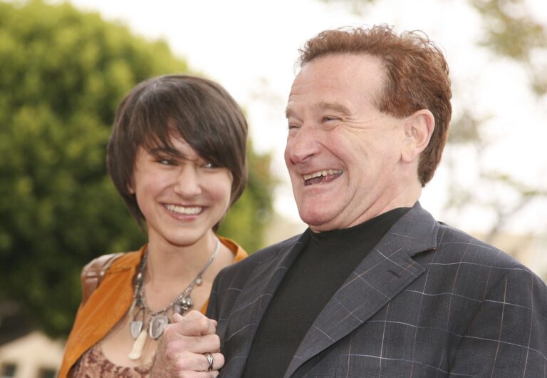 Zelda Williams dit aux créateurs de deepfakes d'IA d'avoir « un peu honte » du faux clip de Robin Williams Zelda Williams