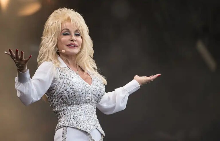 Le manager de Dolly Parton obtient une ordonnance de non-communication contre son neveu après des menaces présumées Dolly Parton