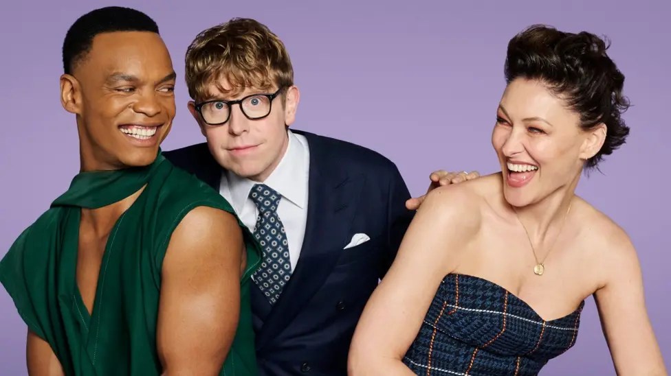 Hôtes de Strictly Come Dancing : Johannes Radebe, Josh Widdicombe et Emma Willis.