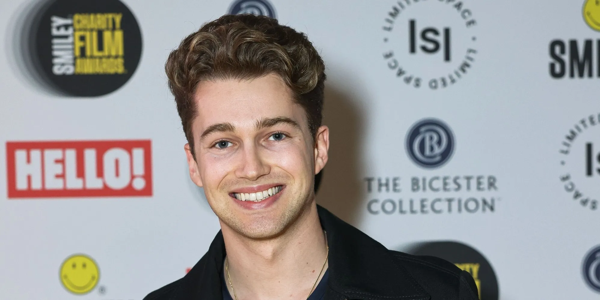 AJ Pritchard assiste aux Smiley Charity Film Awards 2025