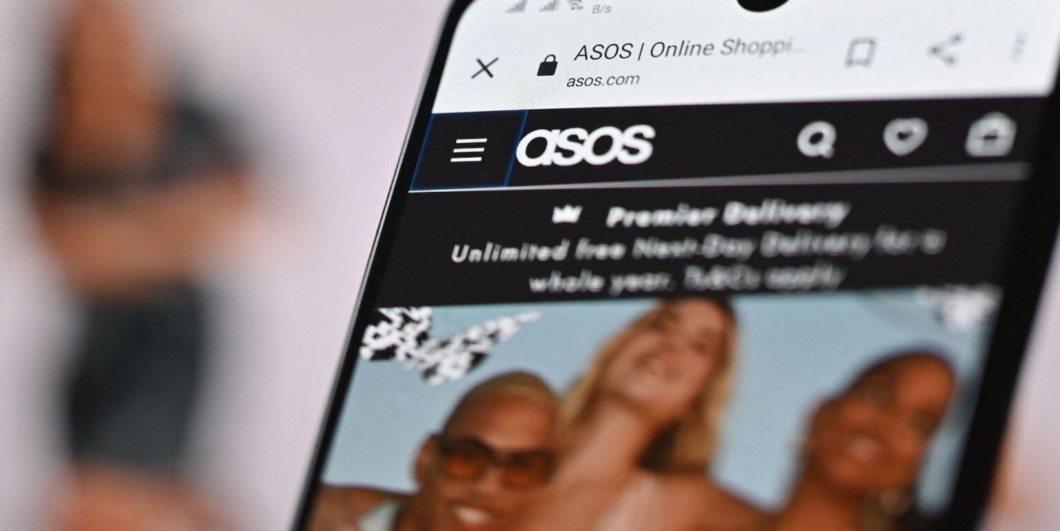 Les utilisateurs d'ASOS ont émis un avertissement alors que l'application était « piratée » et qu'un message menaçant apparaît Les utilisateurs d'ASOS ont émis un avertissement alors que l'application était « piratée » et qu'un message menaçant apparaît