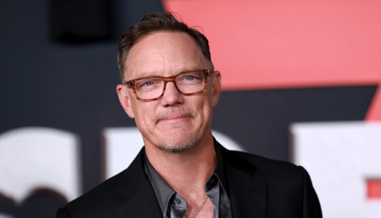 Matthew Lillard parle des allégations de Cornell et des jeunes trans : « La plupart des gens devraient diriger avec amour » Matthew Lillard