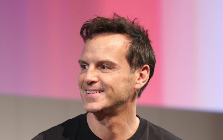 Andrew Scott dit que l'histoire tragique des homosexuels ne doit pas être ignorée : « La honte ne nous appartient pas » Andrew Scott onstage at his Screen Talk during the 70th BFI London Film Festival