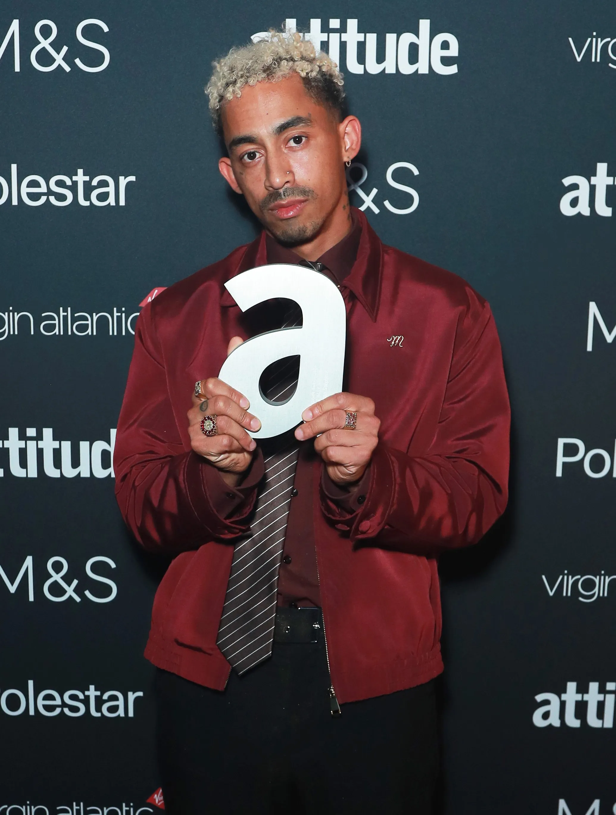 Jordan Stephens avec The Ally Award aux Virgin Atlantic Attitude Awards 2026