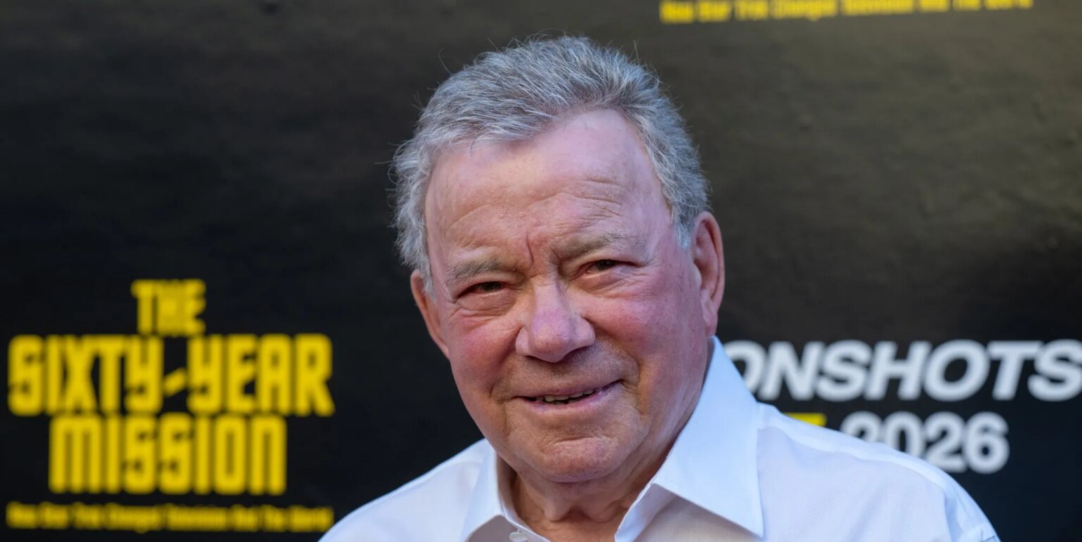 William Shatner dit que le film gay pervers d'Alexander Skarsgård, Pillion, lui a appris l'homosexualité World Premiere Of