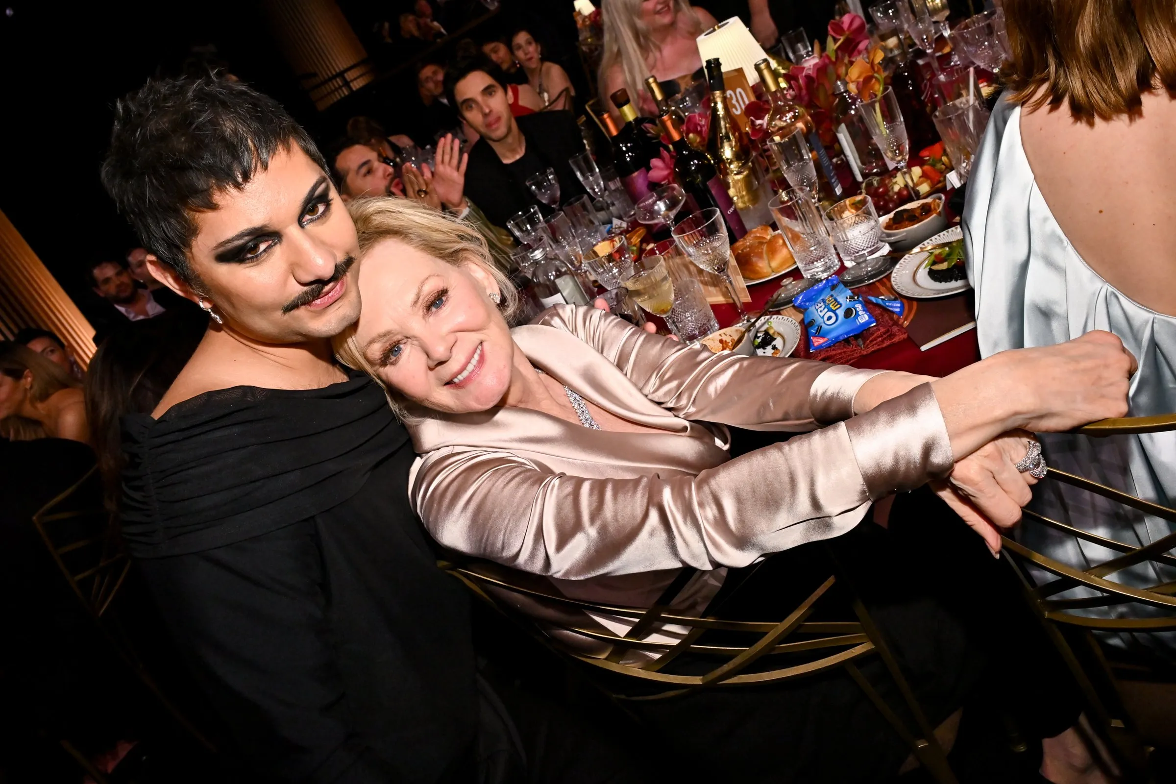 Mark Indelicato et Jean Smart au 32e Prix annuel des acteurs présenté par SAG-AFTRA qui s'est tenu au Shrine Auditorium et à l'Expo Hall le 1er mars 2026 à Los Angeles, en Californie. (Photo de Michael Buckner/Va