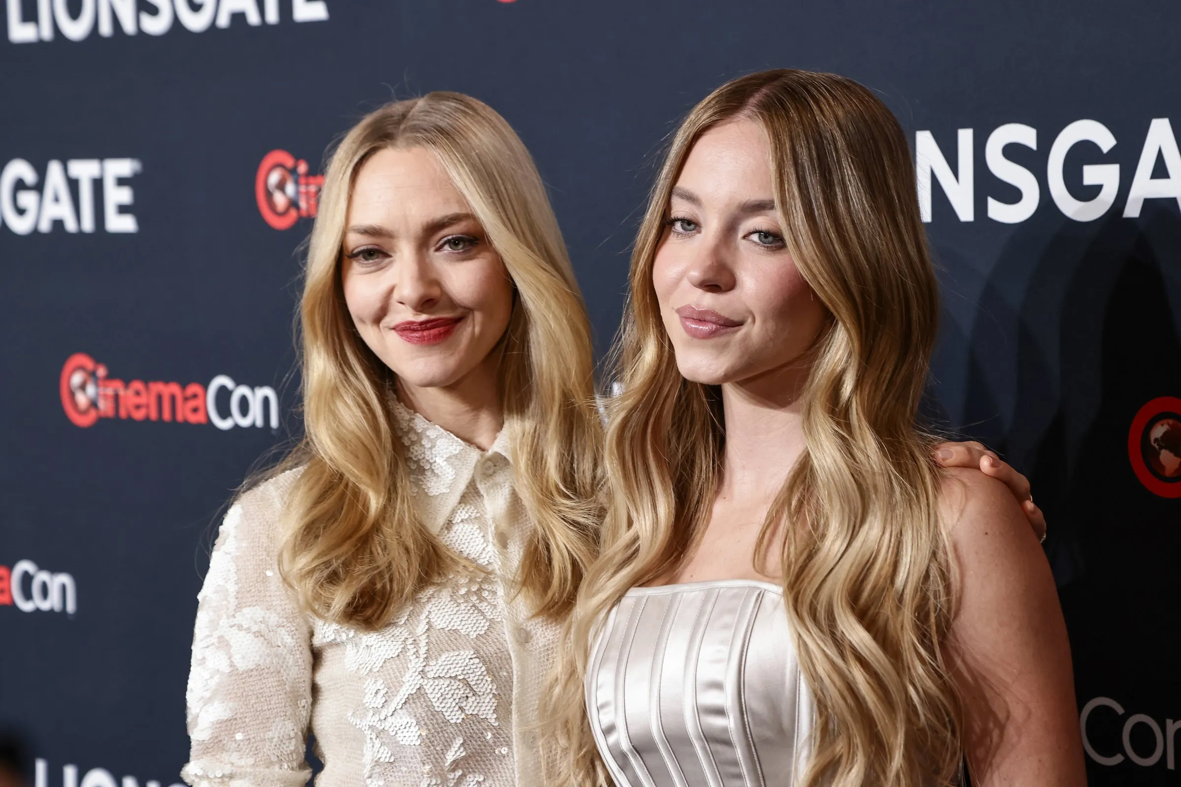 Amanda Seyfried et Sydney Sweeney
