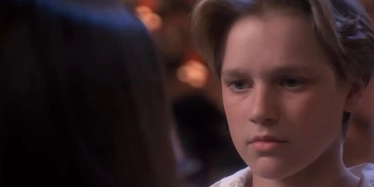 Casper, l'enfant star méconnaissable, admet qu'il « détestait » parler de cinéma Devon Sawa played the human version of Casper