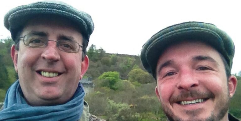Richard Coles dit qu'il regrette d'avoir été « si en colère » face à l'alcoolisme de son défunt partenaire Rev Richard Coles confirmed the death of his civil partner Rev David Coles