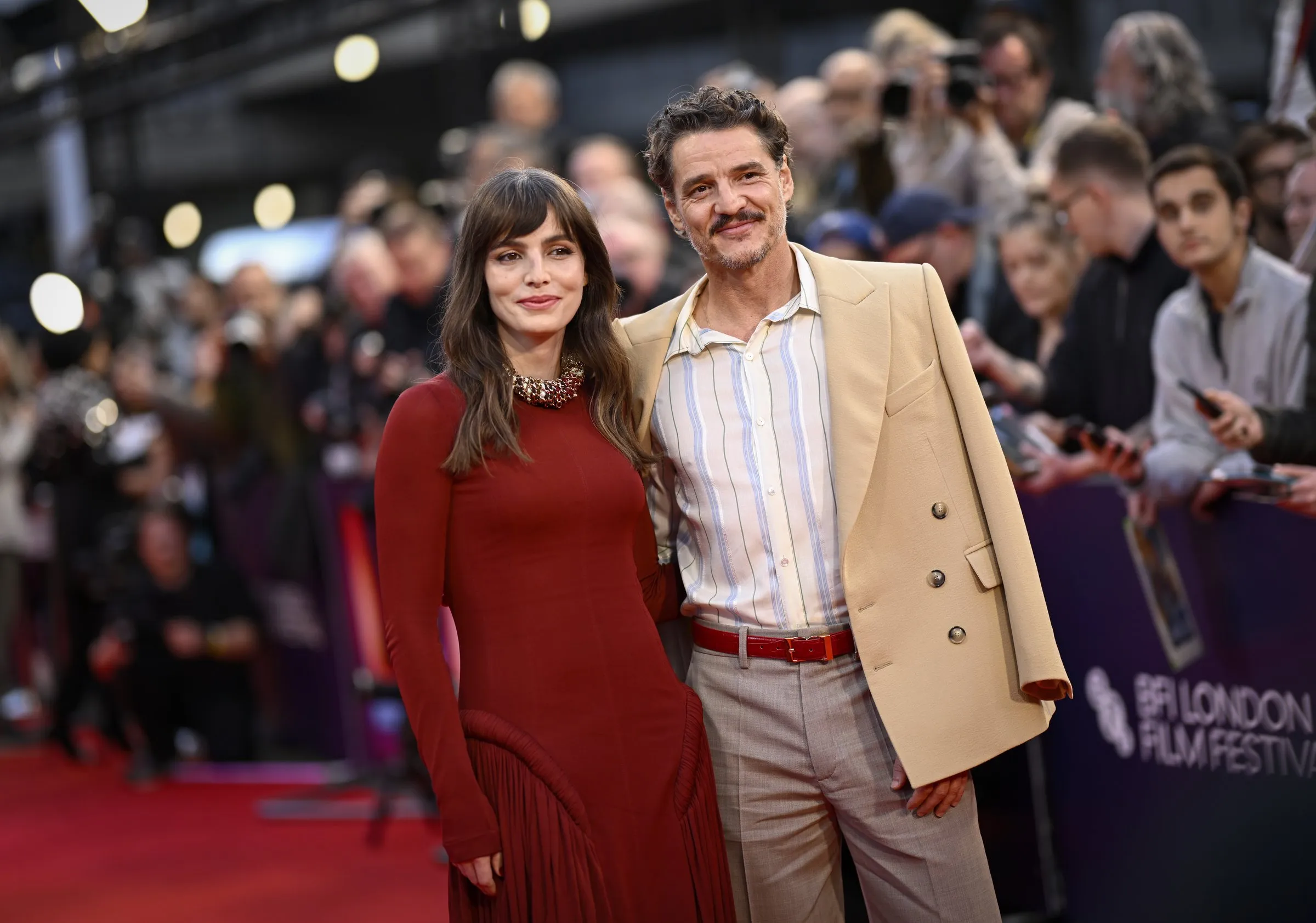 Lux Pascal et Pedro Pascal assistent à la