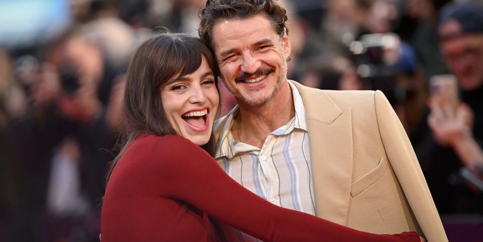 Pedro Pascal embrasse sa sœur trans Lux alors qu'ils font une rare apparition commune sur le tapis rouge Lux and Pedro Pascal