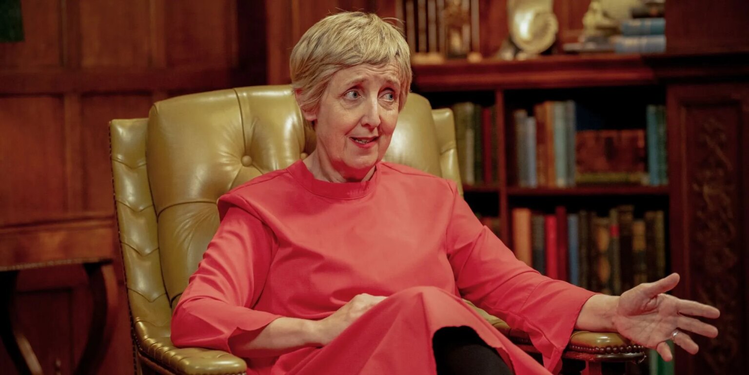 La vraie raison pour laquelle Julie Hesmondhalgh des Celebrity Traitors a été bannie après la coupure de la scène Julie Hesmondhalgh on Celebrity Traitors