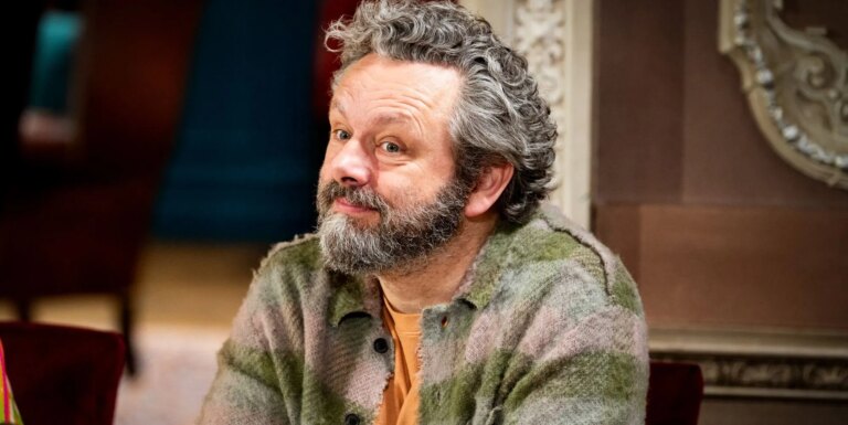 Michael Sheen, de Celebrity Traitors, dit qu'il a donné « presque tout » son argent Michael Sheen on The Celebrity Traitors