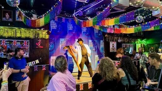Le bar gay de Pittsburgh annule un spectacle de longue date après que la performance de Blackface Drag ait déclenché des menaces de mort Logo