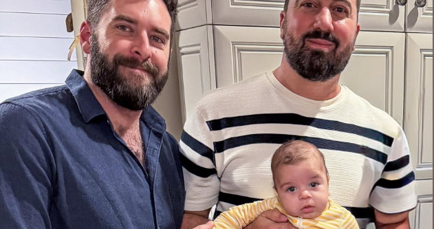 Un père gay ne fera pas l'objet d'accusations après avoir frappé un influenceur anti-gay de MAGA qui l'avait trompé lors d'une interview Un père gay ne fera pas l'objet d'accusations après avoir frappé un influenceur anti-gay de MAGA qui l'avait trompé lors d'une interview